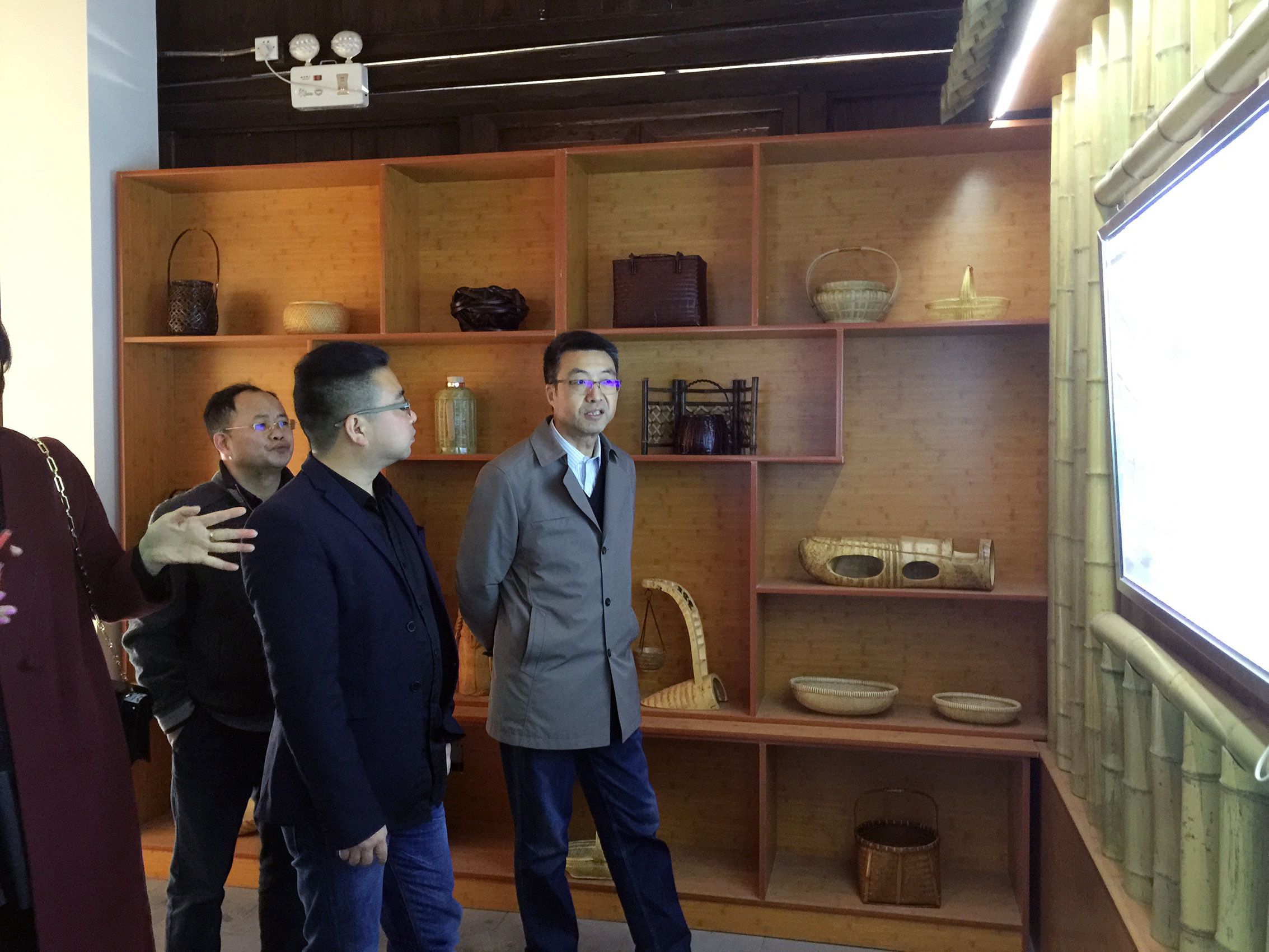 集團公司副總經理吳敏帶隊考察余杭百丈鎮(zhèn)文創(chuàng)產業(yè)