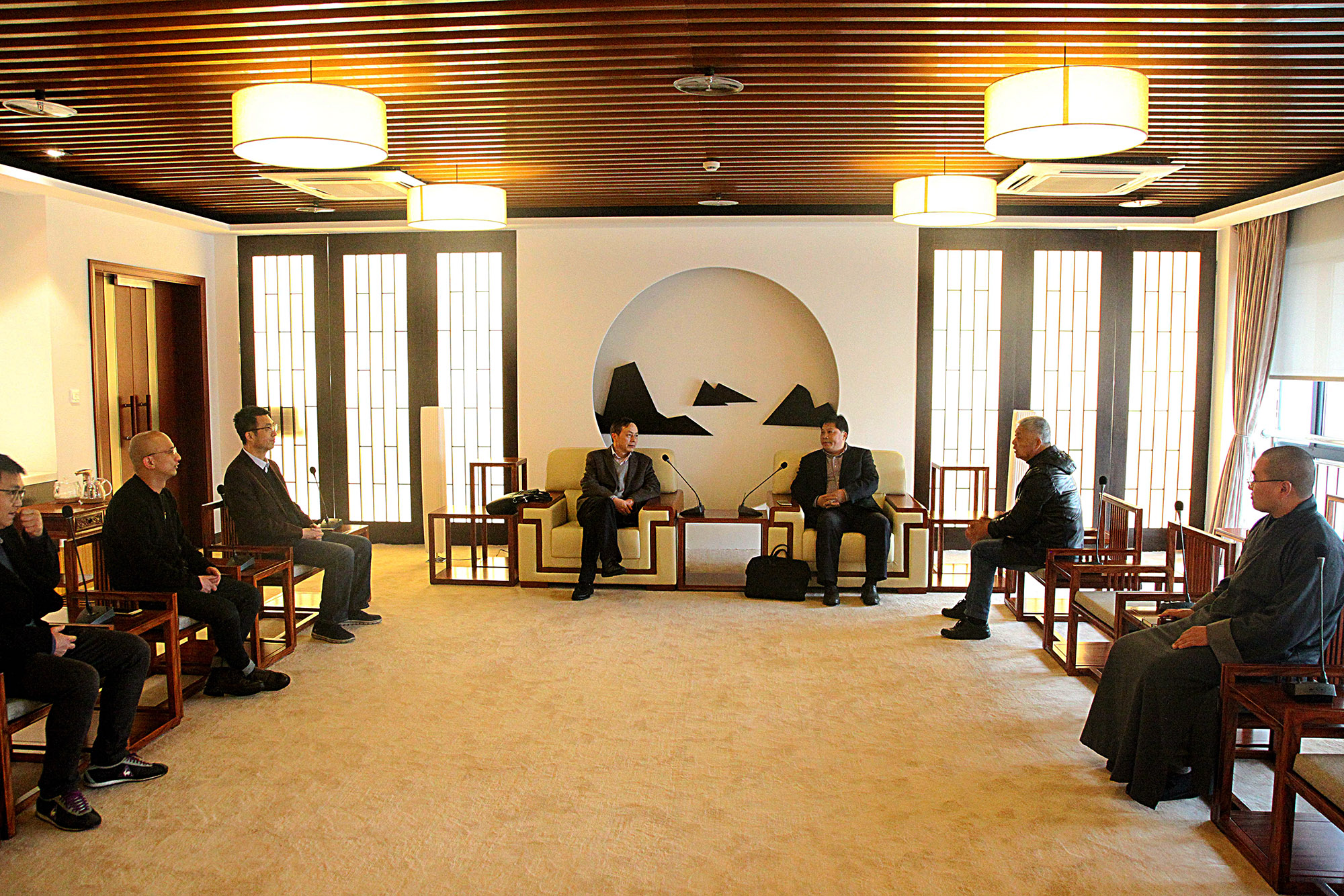 集團公司黨委書記總經理虞岳明一行赴奉化洽談合作