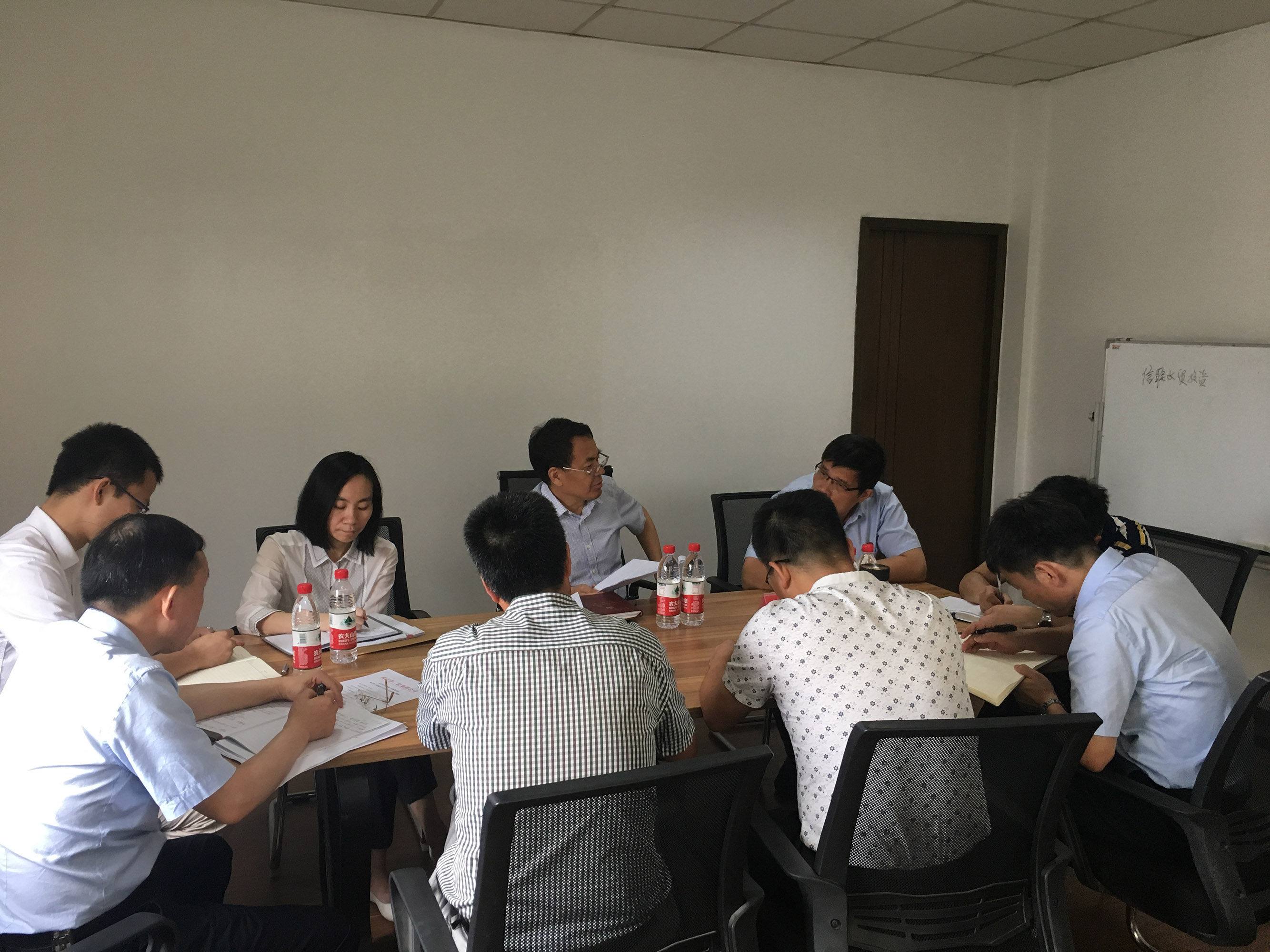 集團公司副總經(jīng)理徐旭陽赴信聯(lián)鋼鐵宣講經(jīng)濟形勢