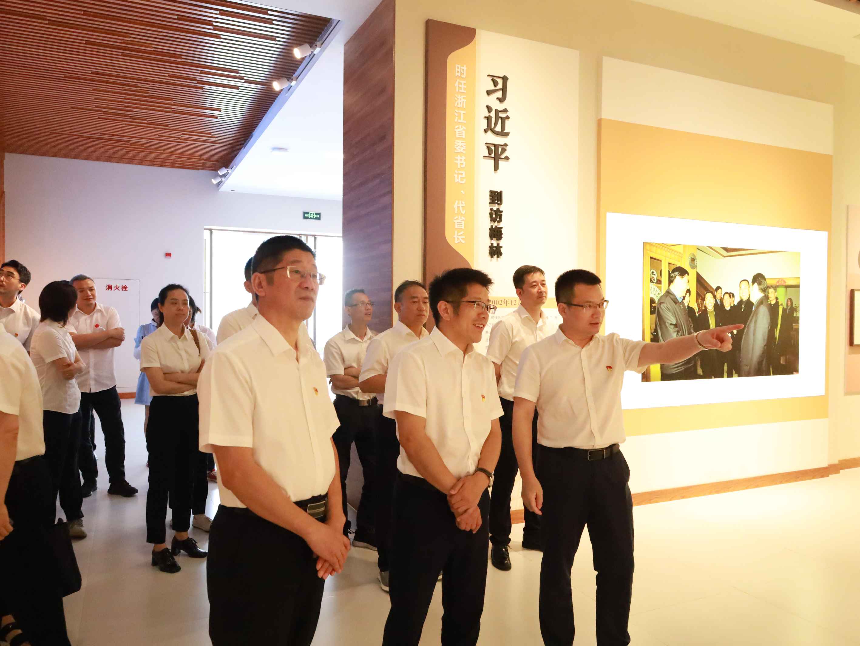 迎七一 學思想 商業(yè)公司黨總支赴梅林村 開展“循跡溯源促踐行”現(xiàn)場教學活動