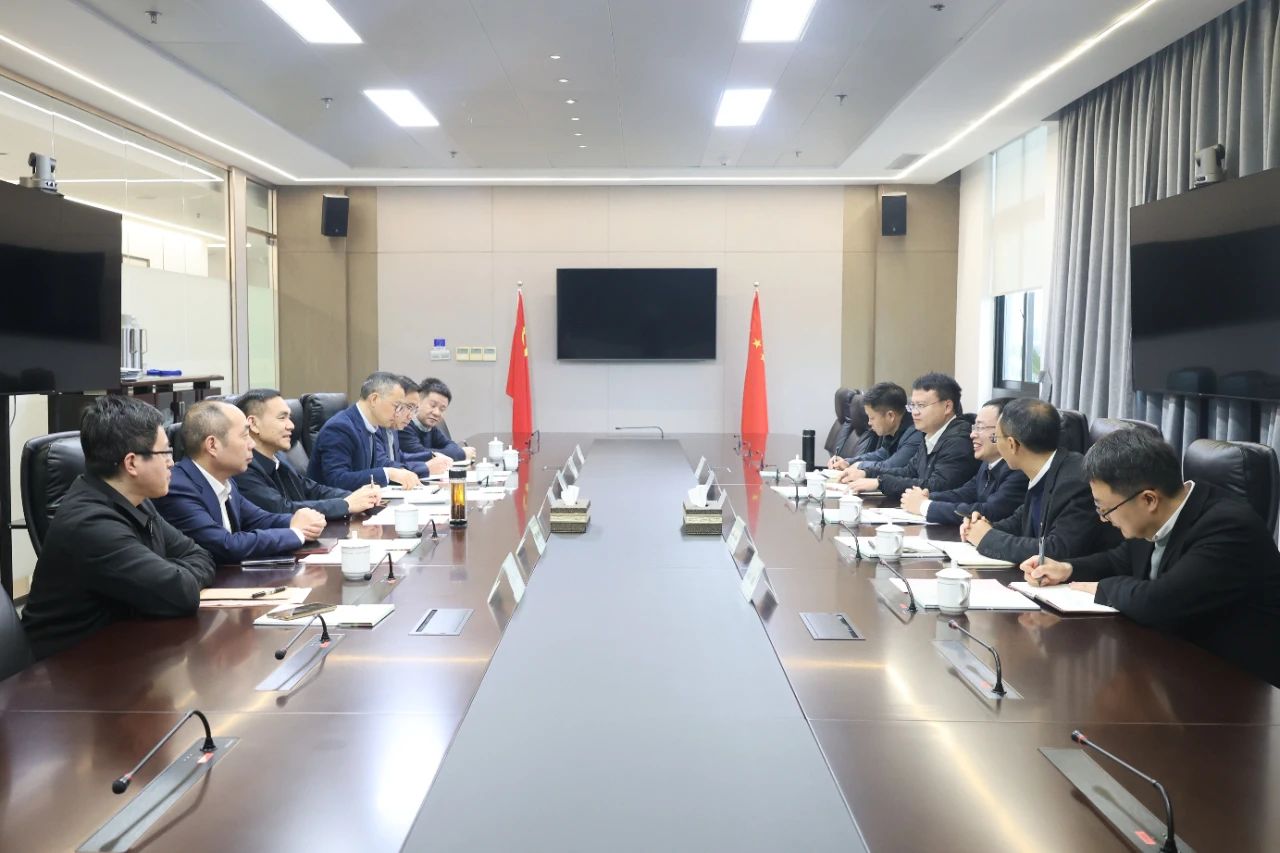 衢州市委常委、組織部長(zhǎng)王森洪一行到訪省二輕集團(tuán)